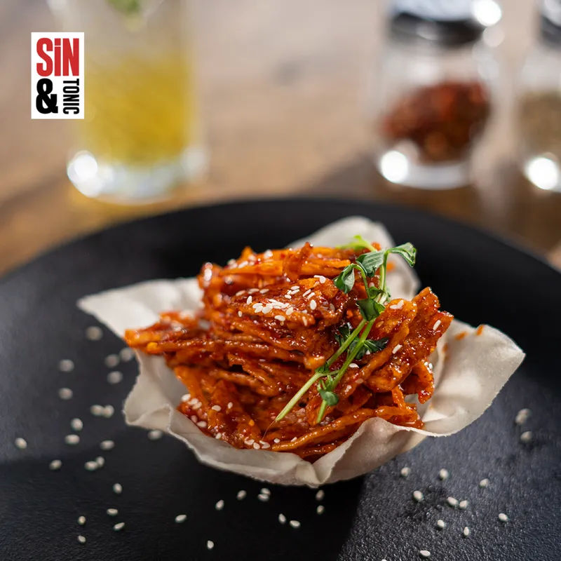 Sin & Tonic, photo 5 of 5